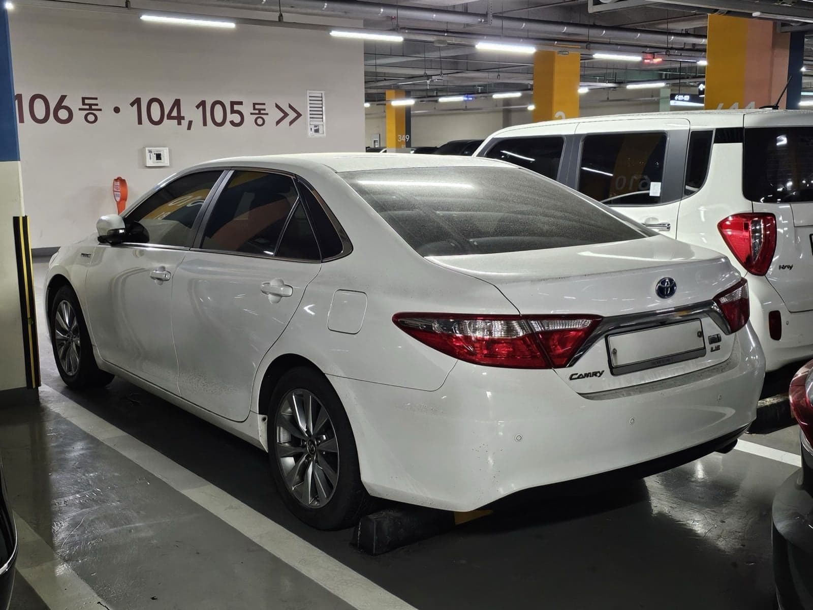 Toyota Camry - Photo 4