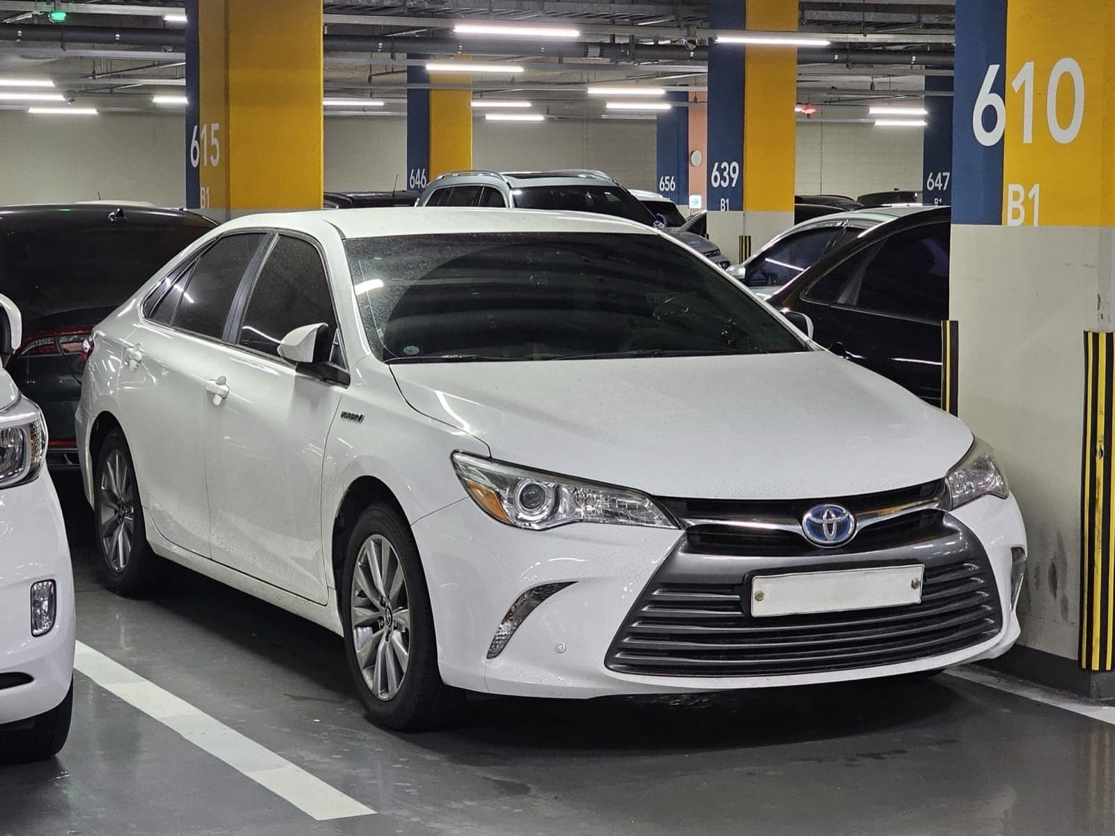 Toyota Camry - Photo 5