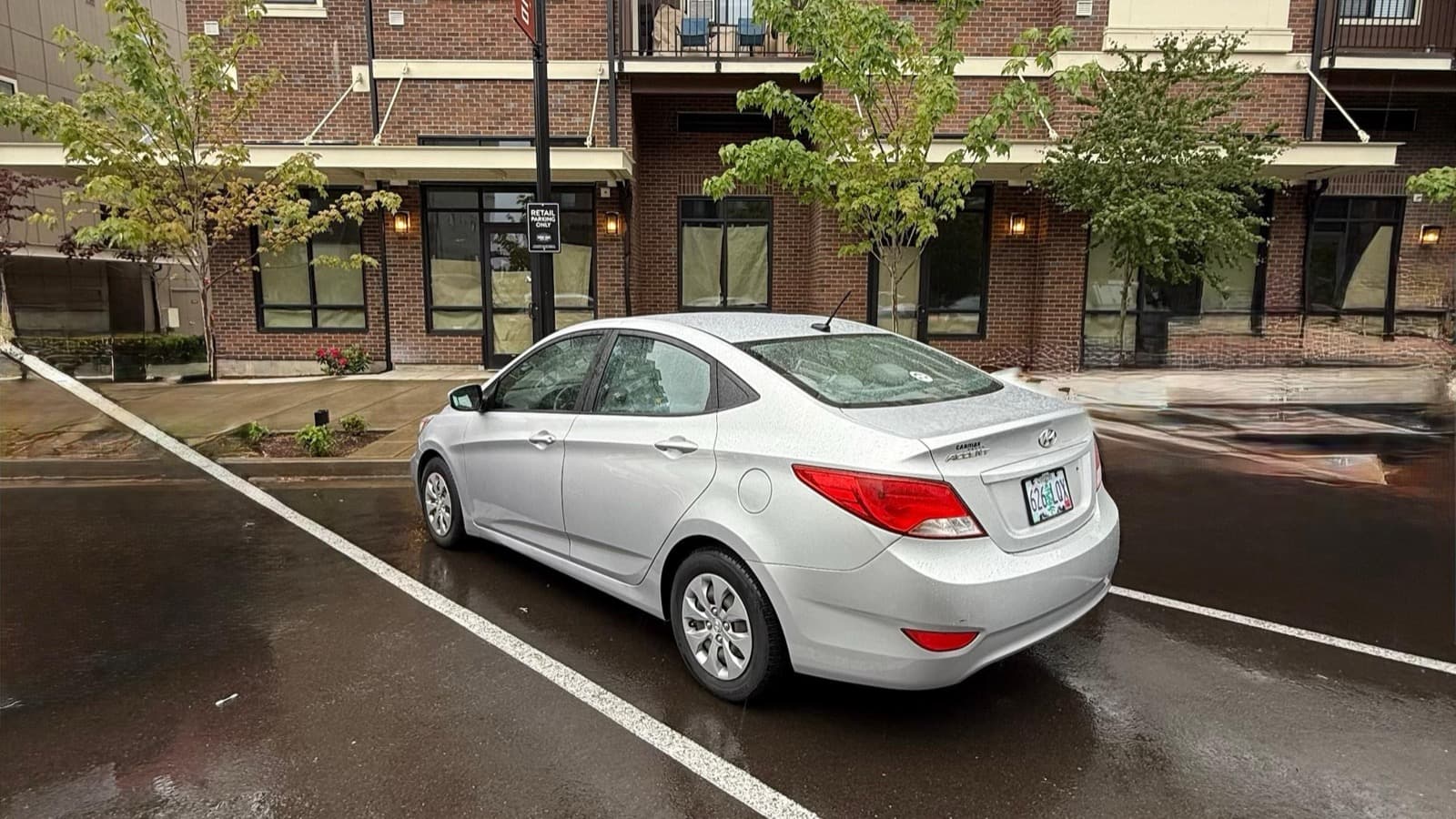 Hyundai Accent - Photo 5