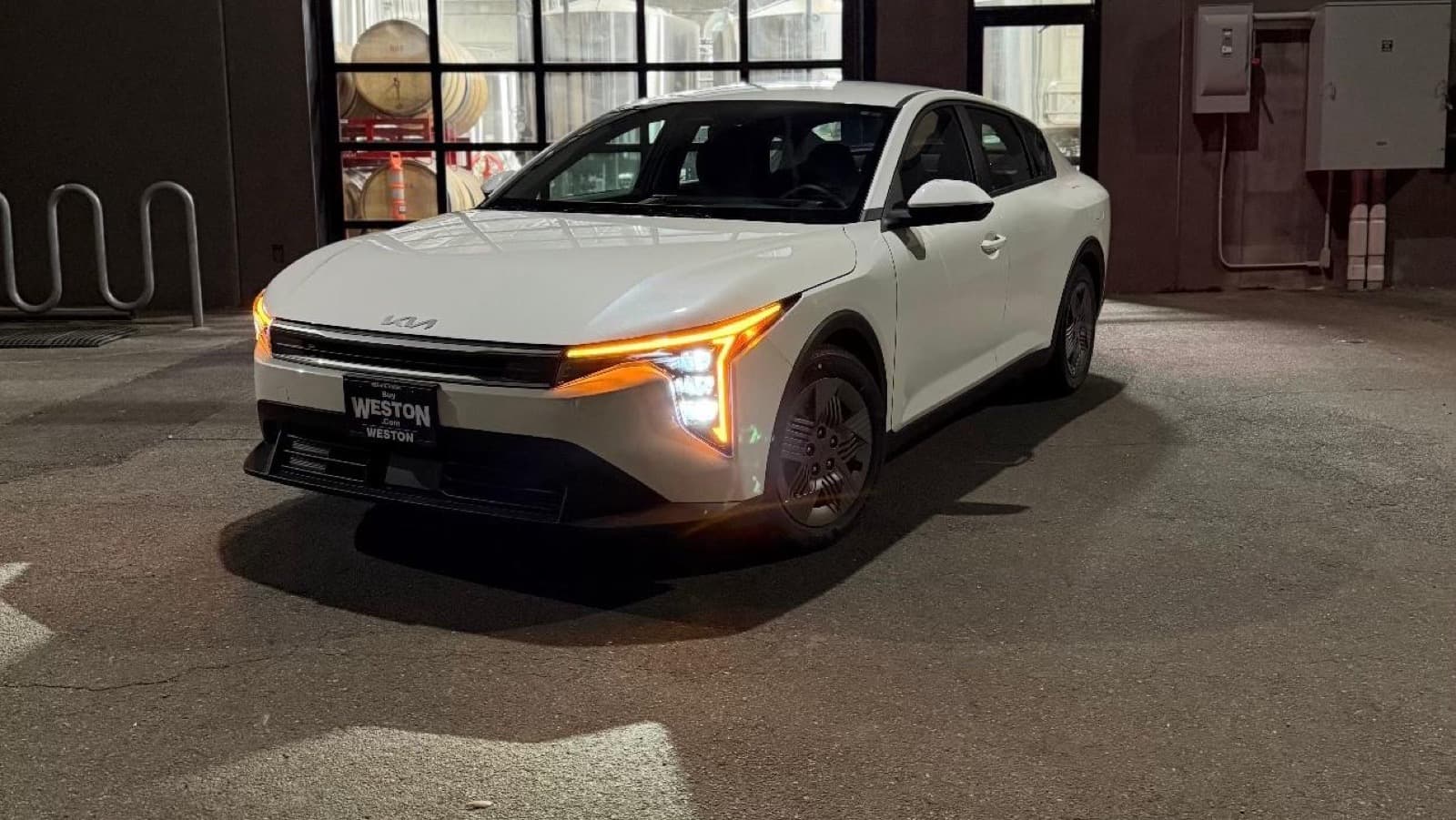 Kia K4 - Photo 1