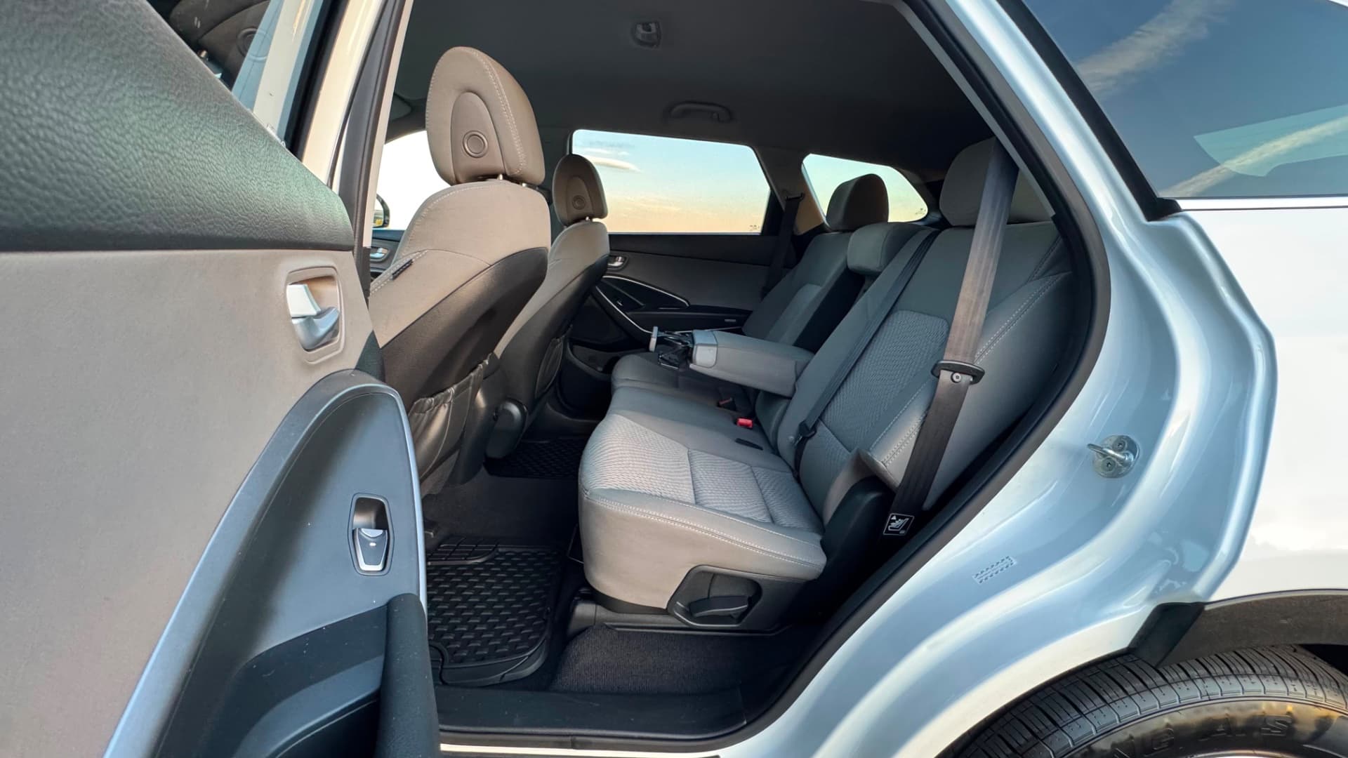Hyundai Santa Fe - Photo 5