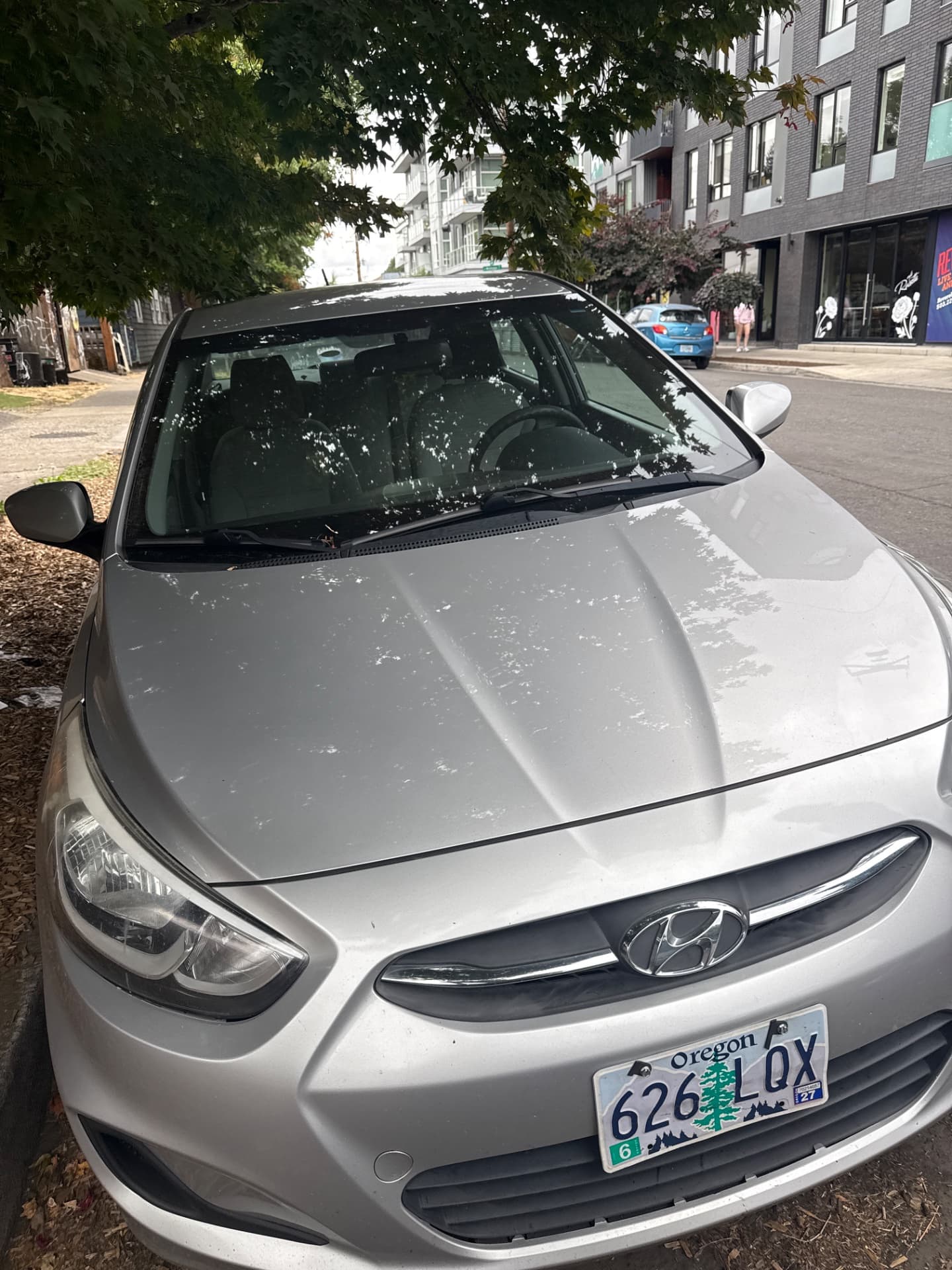 Hyundai Accent - Photo 1