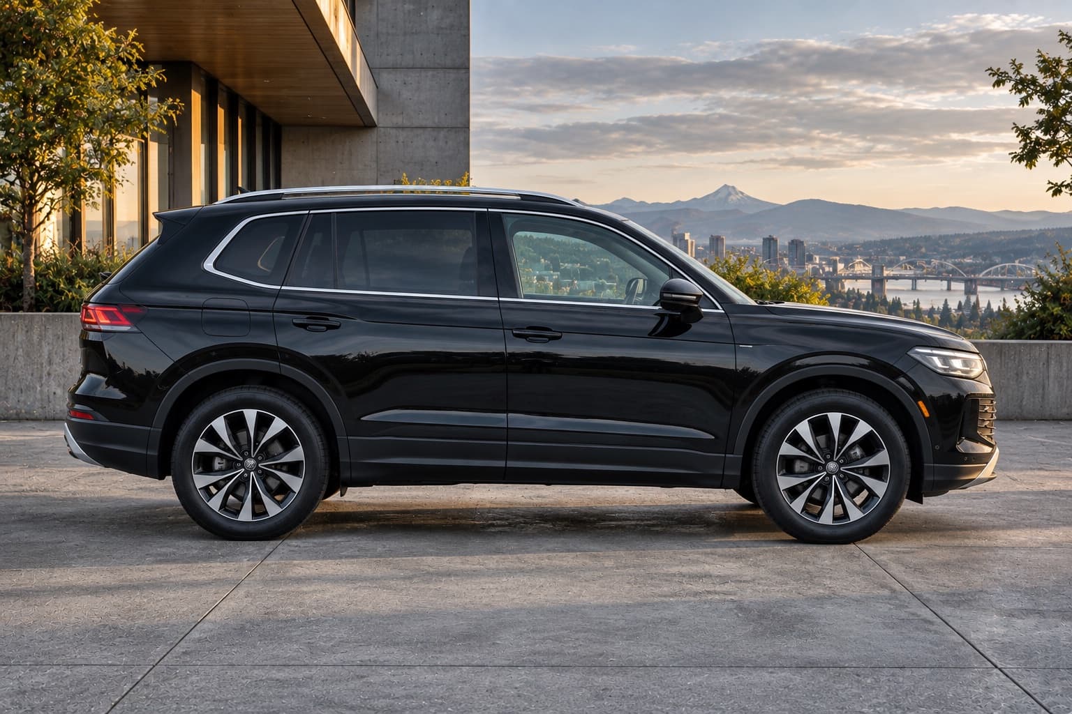 Volkswagen Tiguan - Photo 2