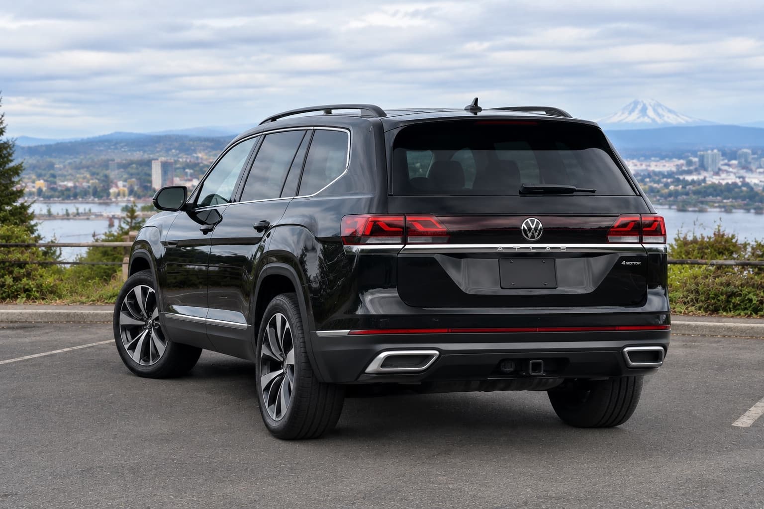 Volkswagen Atlas - Photo 2